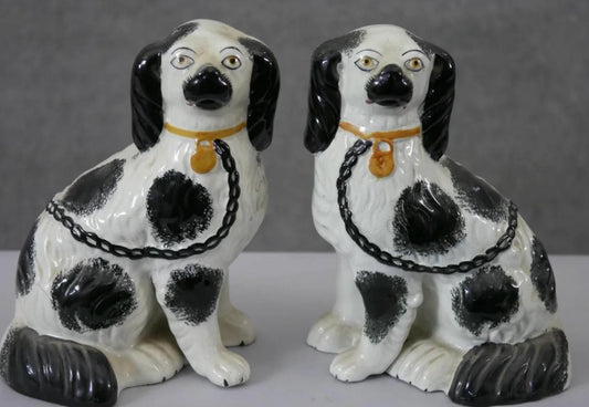 Pottery spaniels