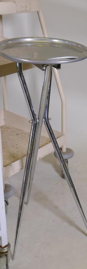 Fold up instrument table